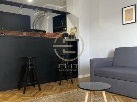 Izdavanje, jednosoban stan, 42m², Bulevar Oslobodjenja, Novi Sad Sve Podlokacije