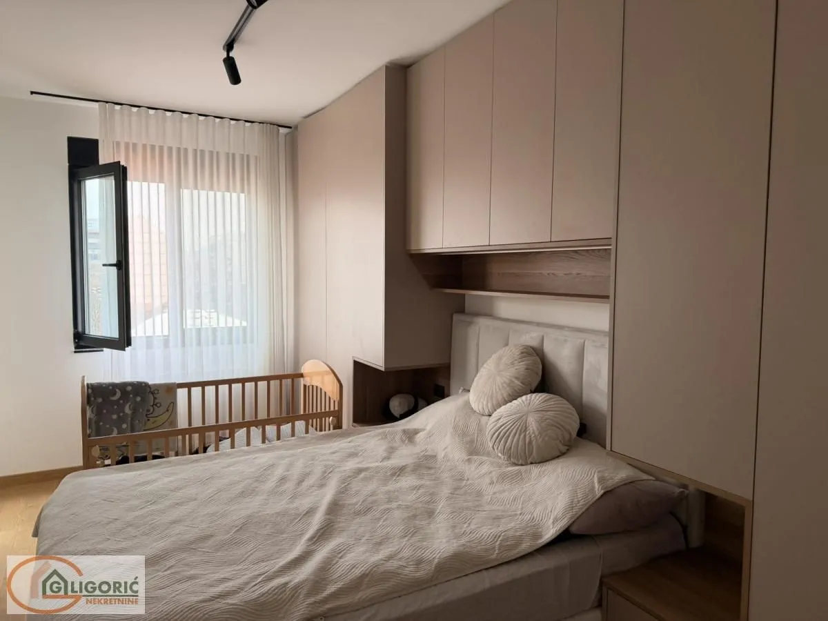 Sale, apartment, 152m², Čubura, Beograd