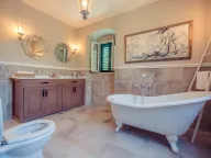 Izdavanje, kuća, 350m², Kostanjica, Kotor - image 10