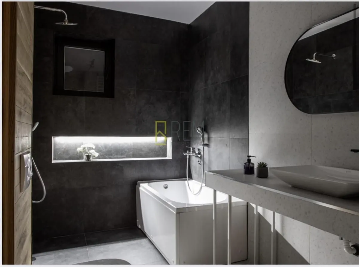 Rent, house, 130m², Tološi, Podgorica