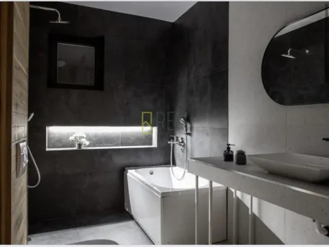 Izdavanje, kuća, 130m², Tološi, Podgorica - image 7