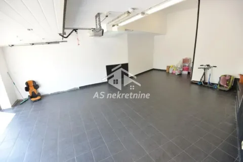 Izdavanje, četvorosoban stan, 251m², Savski Venac, Beograd - image 26