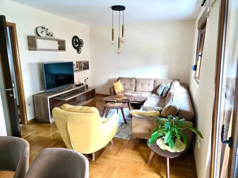 Rent, two bedroom apartment, 70m², Stari Aerodrom, Podgorica - image 1