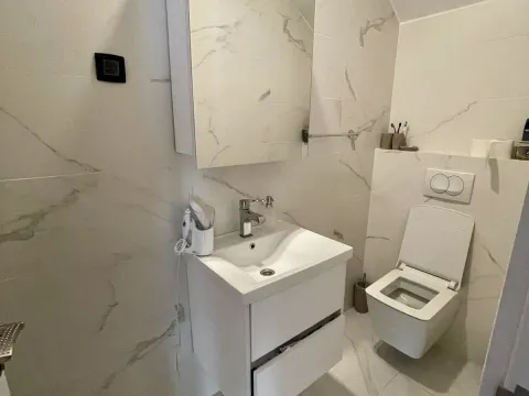 Sale, two bedroom apartment, 102m², Tivat, Crna Gora - image 11