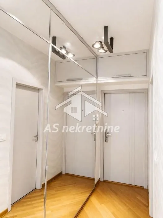 Izdavanje, dvosoban stan, 45m², Đeram Pijaca, Beograd