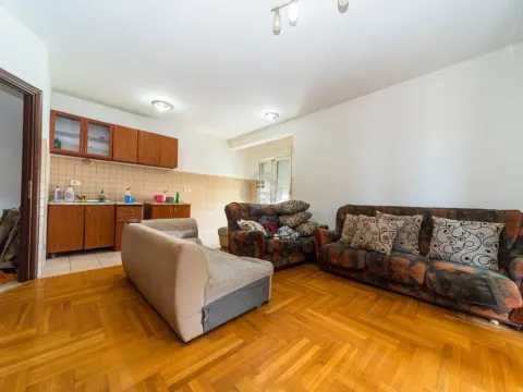 Prodaja, jednosoban stan, 48m², Stari Aerodrom, Podgorica - image 2