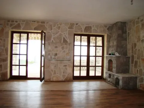 Prodaja, kuća, 466m², Petrovac, Budva - image 12