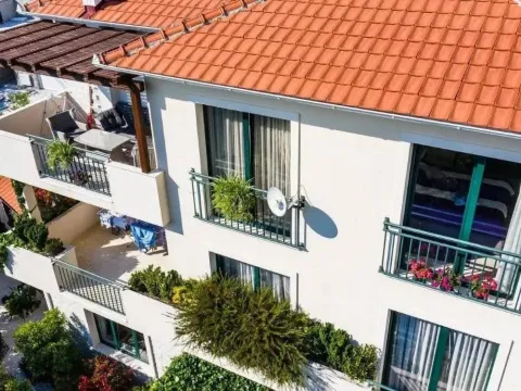 Prodaja, kuća, 240m², Donja Lastva, Tivat - image 1