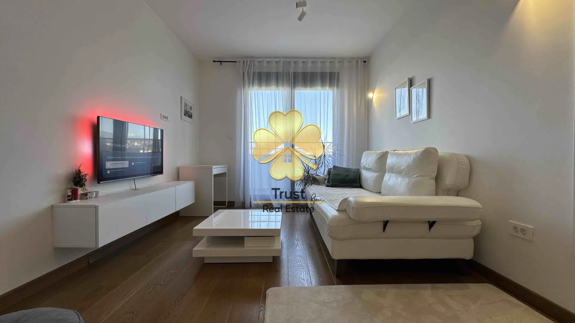 Izdavanje, jednosoban stan, 50m², Tološka šuma, Podgorica