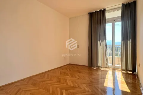 Izdavanje, dvosoban stan, 75m², Pobrežje, Podgorica - image 12