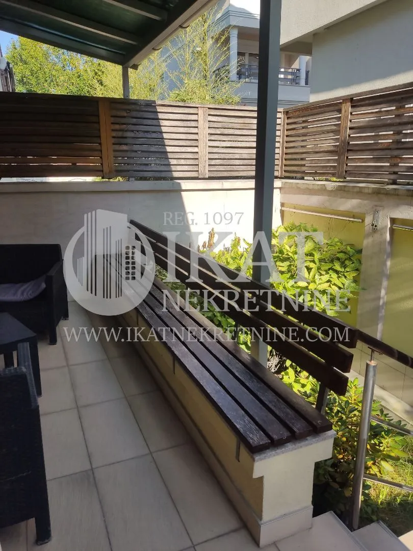 Izdavanje, kuća, 242m², Banovo Brdo, Beograd