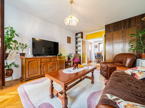 Prodaja, trosoban stan, 70m², Budva, Crna Gora - image 2