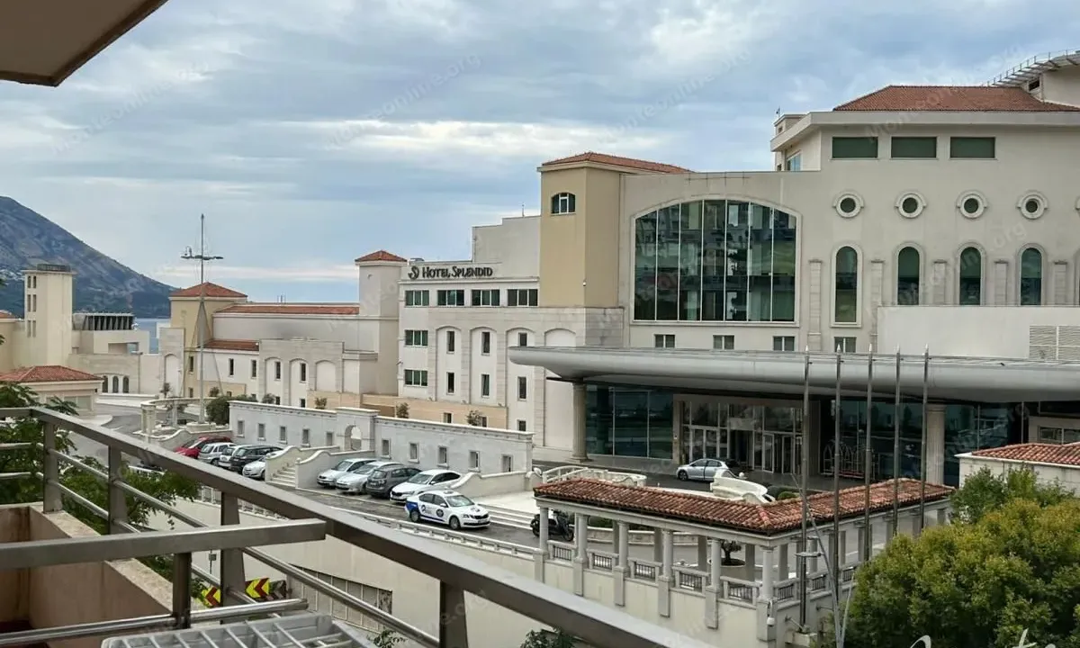 Prodaja, dvosoban stan, 84m², Bečići, Budva