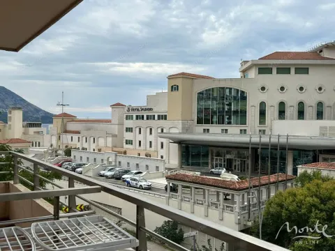 Sale, two bedroom apartment, 84m², Bečići, Budva