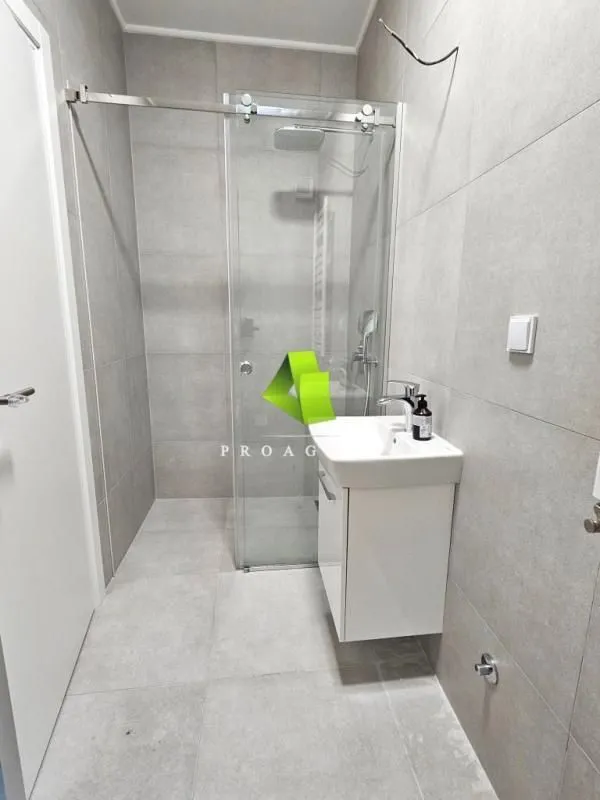Prodaja, četvorosoban stan, 156m², Medijana, Niš