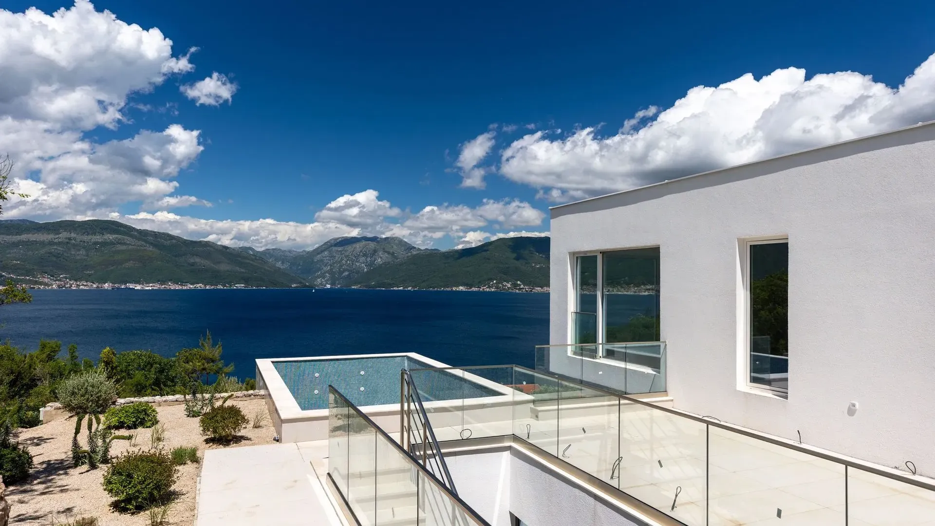 Prodaja, kuća, 328m², Krašići, Tivat