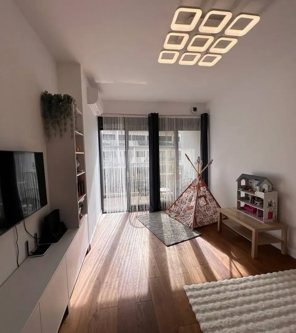 Prodaja, jednosoban stan, 65m², Soho City, Bar