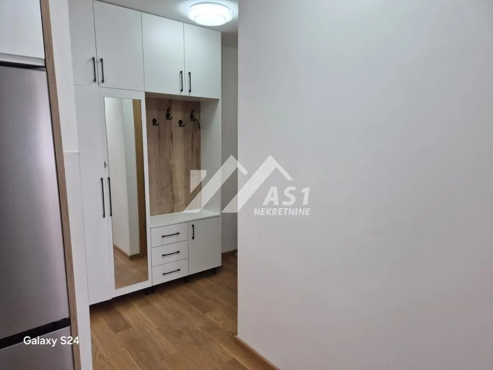 Izdavanje, jednosoban stan, 43m², Bulevar Oslobodjenja, Novi Sad Sve Podlokacije