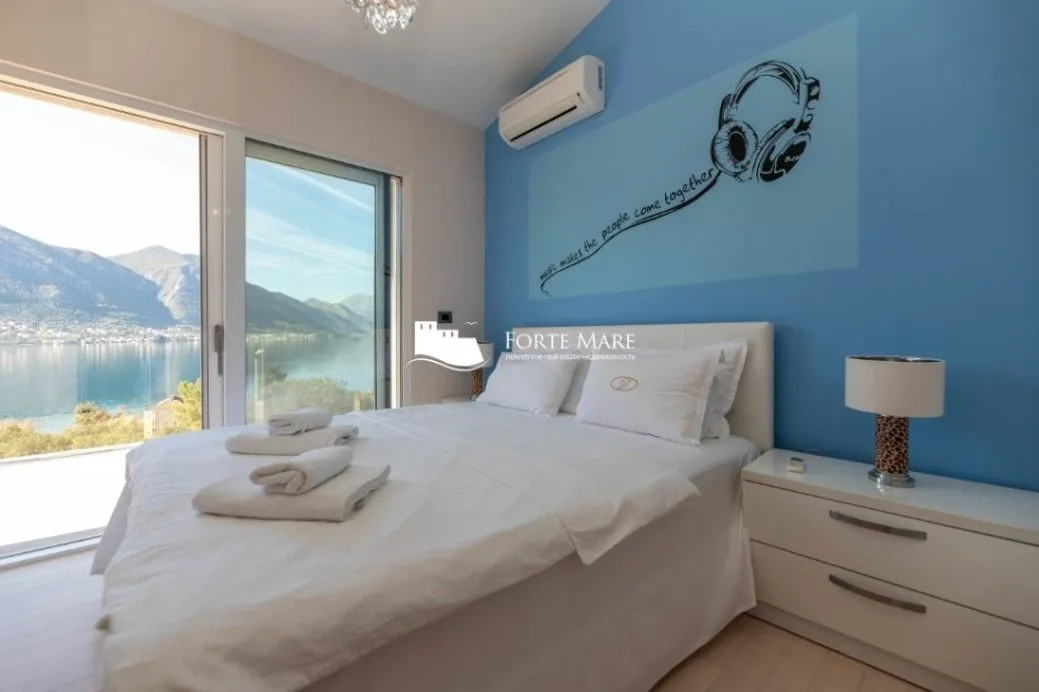 Sale, house, 300m², Sveti Stasije, Kotor