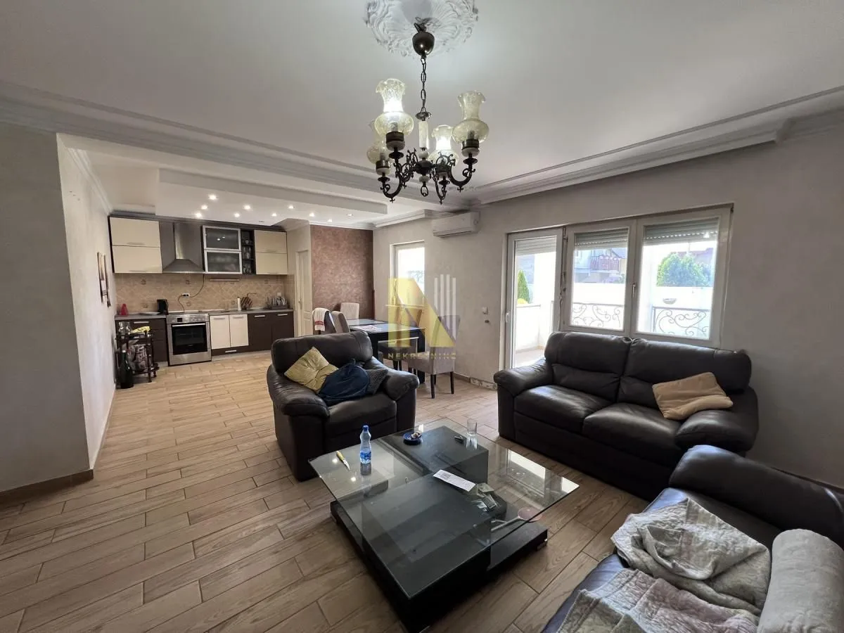 Prodaja, kuća, 281m², Adice, Novi Sad Sve Podlokacije