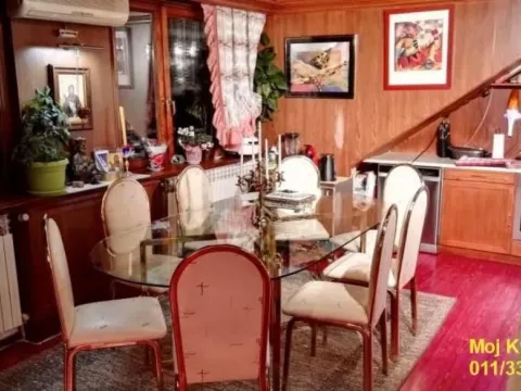 Prodaja, četvorosoban stan, 142m², Zemun Centar, Zemun Sve Podlokacije - image 6