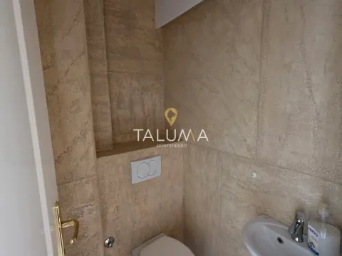 Rent, house, 300m², Gornja Gorica, Podgorica - image 17