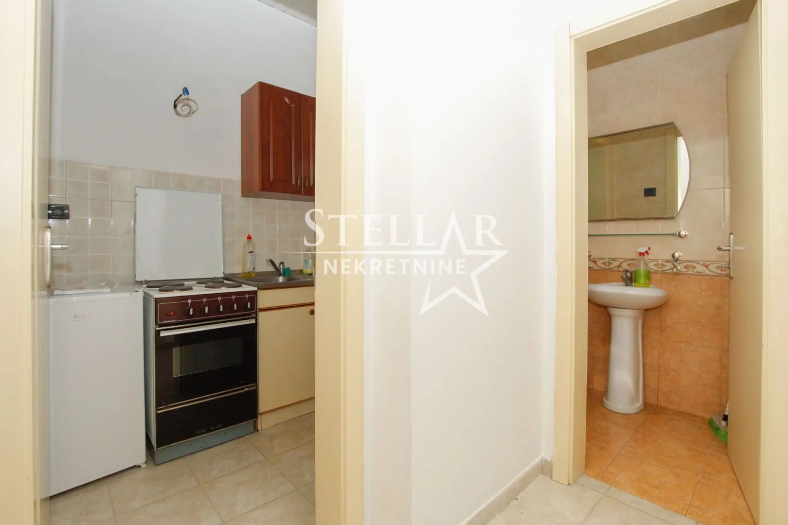 Izdavanje, poslovni prostor, 31m², Preko Morače, Podgorica