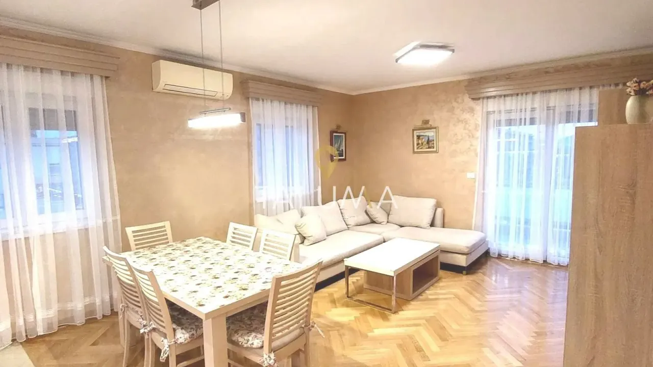 Izdavanje, dvosoban stan, 88m², City Kvart, Podgorica