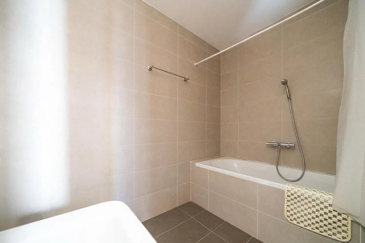Prodaja, dvosoban stan, 84m², Morinj, Kotor