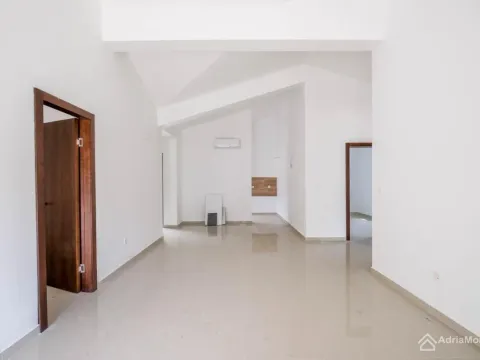 Prodaja, trosoban stan, 103m², Dobrota, Kotor - image 10