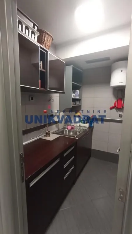 Rent, office space, 180m², Đeram Pijaca, Beograd
