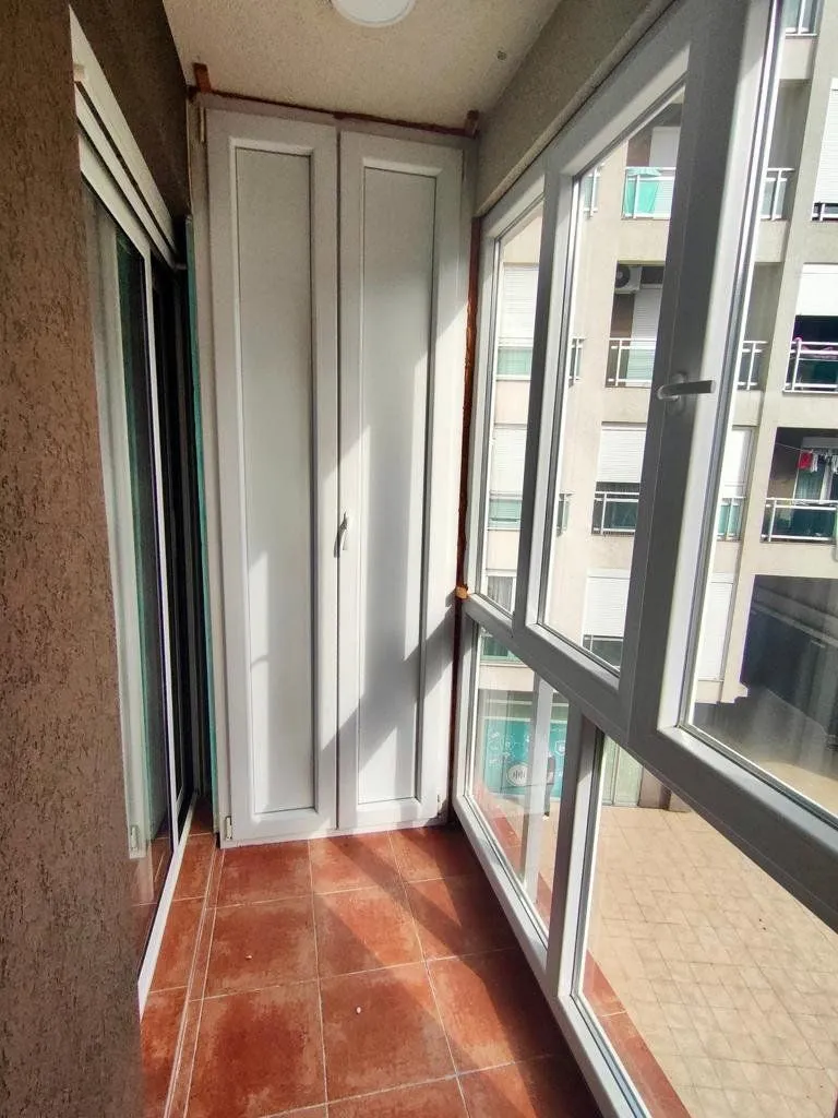 Izdavanje, dvosoban stan, 80m², Blok 9, Podgorica