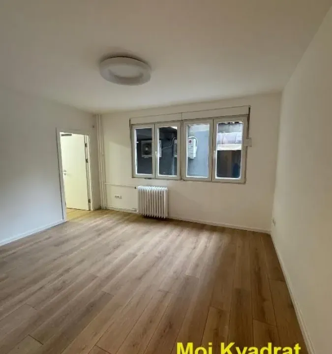 Izdavanje, jednosoban stan, 32m², Cvetni Trg, Vračar Sve Podlokacije