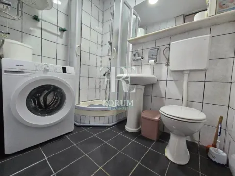 Izdavanje, dvosoban stan, 80m², Blok 5, Podgorica - image 12