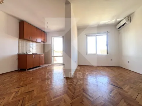 Rent, one bedroom apartment, 58m², Stari Aerodrom, Podgorica - image 1