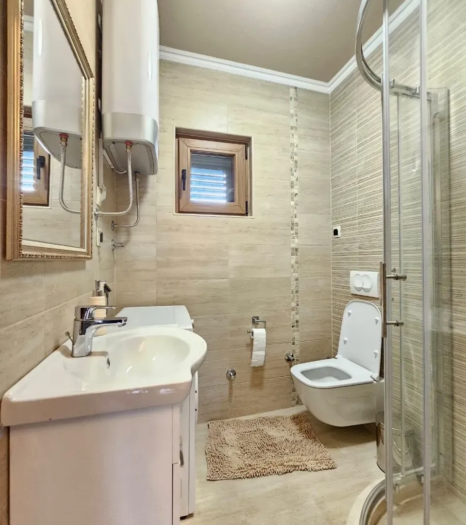 Prodaja, kuća, 211m², Donja Lastva, Tivat