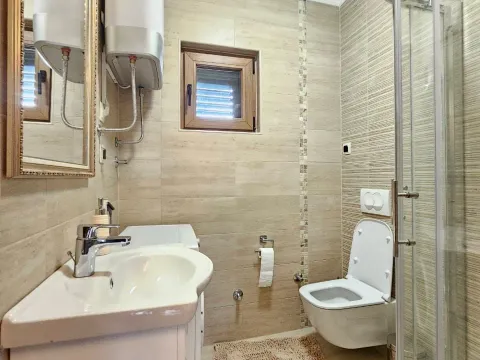 Prodaja, kuća, 211m², Donja Lastva, Tivat - image 16