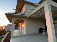 Rent, four bedroom apartment, 240m², Kotor, Crna Gora - image 13