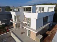 Prodaja, kuća, 453m², Krimovica, Kotor - image 1