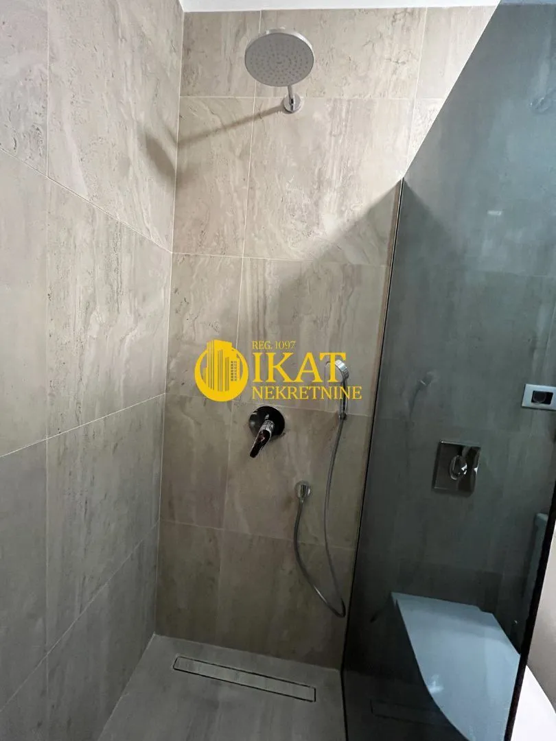 Izdavanje, dvosoban stan, 64m², Zemun Gornji Grad, Zemun Sve Podlokacije