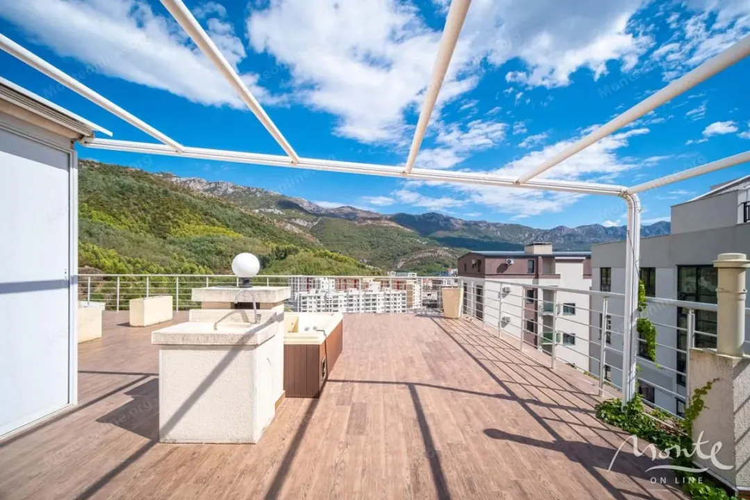 Sale, two bedroom apartment, 74m², Bečići, Budva