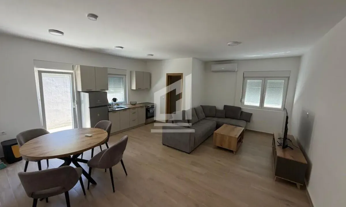 Rent, two bedroom apartment, 87m², Stari Aerodrom, Podgorica