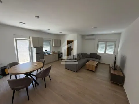 Rent, two bedroom apartment, 87m², Stari Aerodrom, Podgorica - image 1