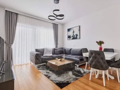 Prodaja, dvosoban stan, 74m², Dobrota, Kotor