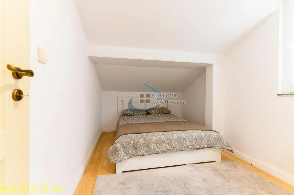 Rent, three bedroom apartment, 62m², Stari Grad, Beograd