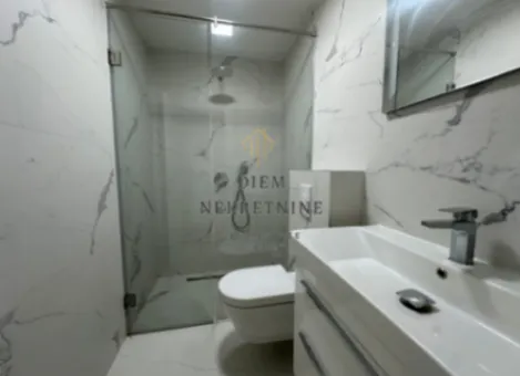 Izdavanje, trosoban stan, 130m², Dalmatinska ulica, Podgorica - image 13