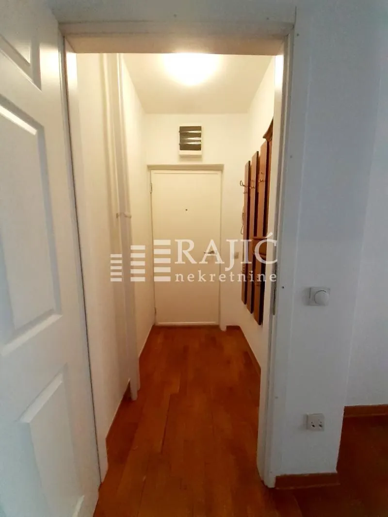 Rent, office space, 120m², Stari Grad, Beograd