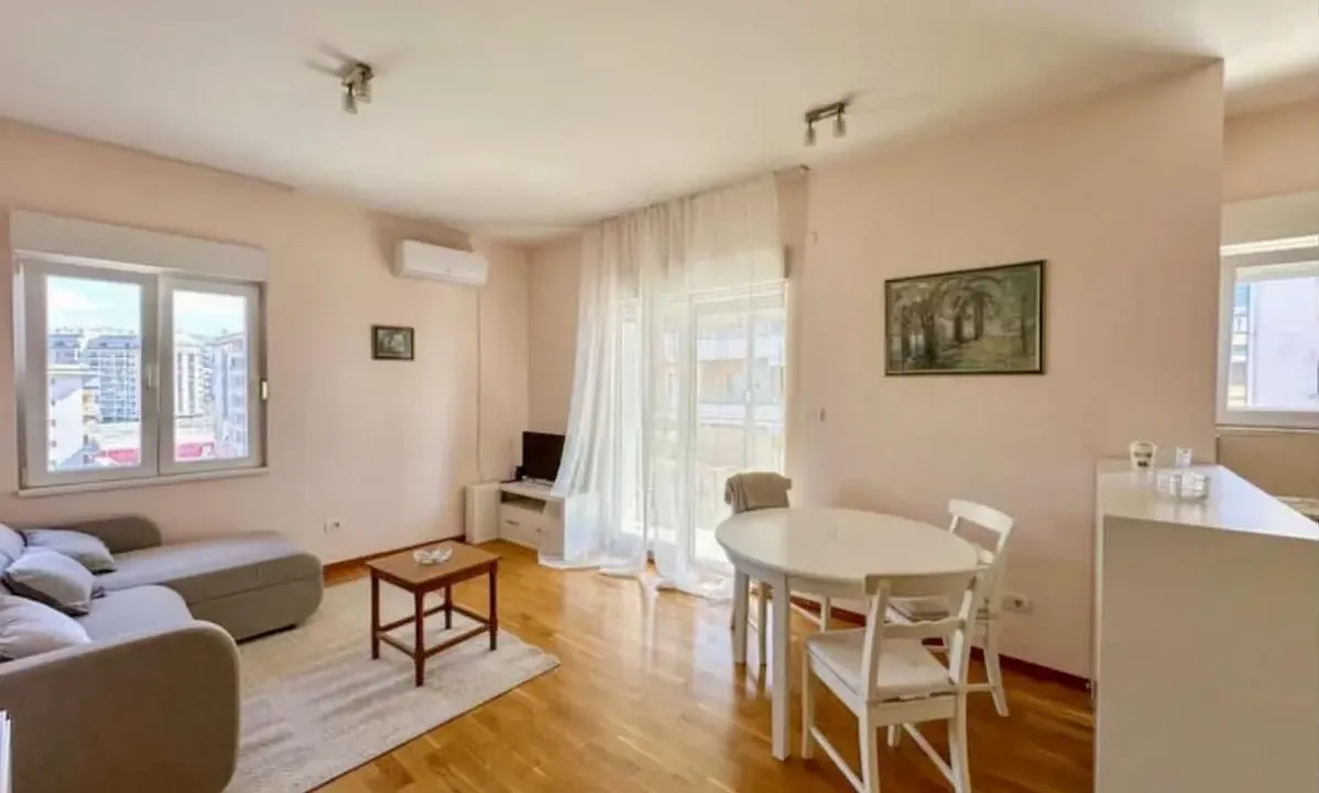 Izdavanje, stan, 50m², City Kvart, Podgorica