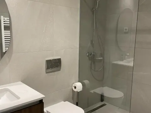 Izdavanje, trosoban stan, 80m², Savski Venac, Beograd - image 12