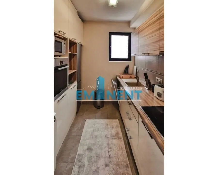 Izdavanje, trosoban stan, 86m², Južni Bulevar, Vračar Sve Podlokacije